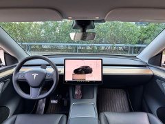 Tesla Model Y Rear-Wheel Drive - ფოტო 13
