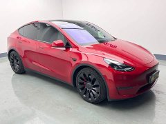Tesla Model Y Performance All-Wheel Drive - ფოტო 2