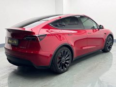 Tesla Model Y Performance All-Wheel Drive - ფოტო 4