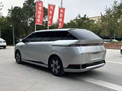 Xpeng X9 610 Long Range Pro - ფოტო 6