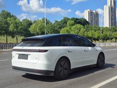 Li Auto i6 2025 Two-Wheel Drive Standard - ფოტო 10