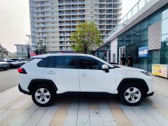 Toyota RAV4 2.0L CVT FWD Urban Edition - ფოტო 3