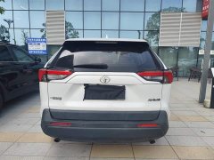 Toyota RAV4 2.0L CVT FWD Urban Edition - ფოტო 8