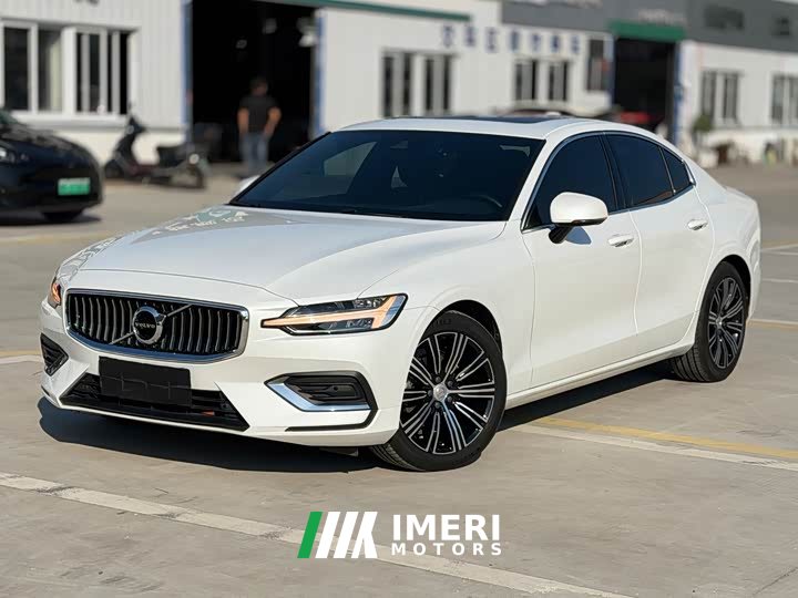 Volvo S60 T4 Smart Luxury Edition - ავტომობილი ჩინეთიდან