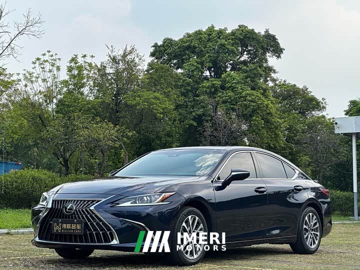 Lexus ES 300h Excellence Edition