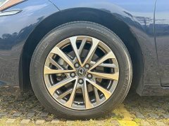 Lexus ES 300h Excellence Edition - ფოტო 20