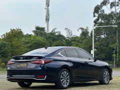 Lexus ES 300h Excellence Edition - ფოტო 6