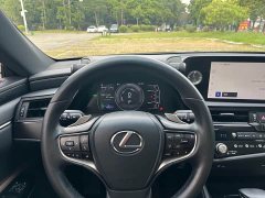 Lexus ES 300h Excellence Edition - ფოტო 9