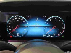 Mercedes-Benz E-Class Facelift E 300 L Luxury - ფოტო 10
