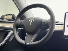 Tesla Model Y Standard Range RWD - ფოტო 13