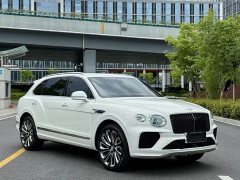 Bentley Bentayga 4.0T V8 Long Wheelbase - ფოტო 3