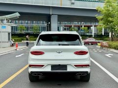 Bentley Bentayga 4.0T V8 Long Wheelbase - ფოტო 8