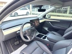 Tesla Model Y Rear-Wheel Drive - ფოტო 4