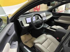 Volvo XC70 Plug-in Hybrid 2026 All-Wheel Drive Extended Range Ultra - ფოტო 7