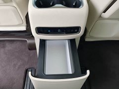 Denza BYD Denza D9 DM-i 1050 Premium - ფოტო 18