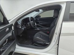 Hyundai Elantra 2022 1.5L CVT GLX Elite - ფოტო 16