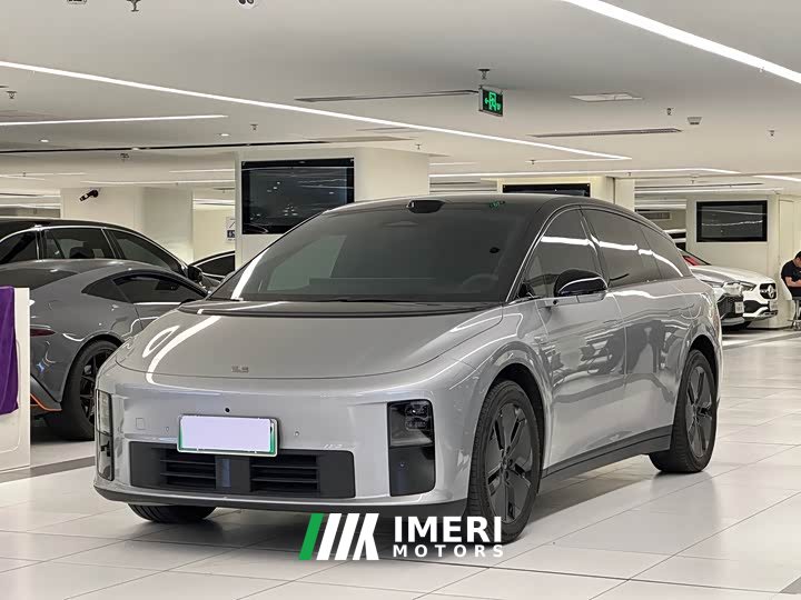 Li Auto i6 2025 Two-Wheel Drive Standard - ავტომობილი ჩინეთიდან
