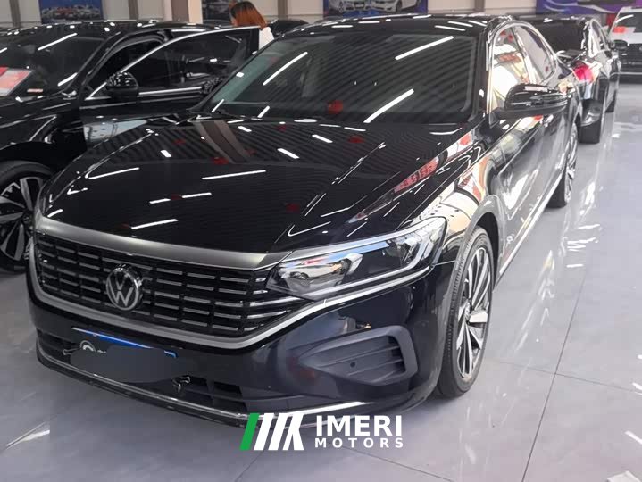 Volkswagen Passat 330TSI Elite - ავტომობილი ჩინეთიდან