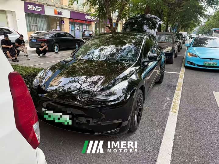 Tesla Model Y Standard Range RWD