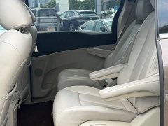 Buick GL8 Land Business Class Comfort Edition - ფოტო 10