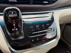 Buick GL8 Land Business Class Comfort Edition - ფოტო 19
