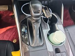 Toyota Highlander Hybrid 2.5L AWD Premium 7-Seater - ფოტო 10