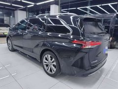 Toyota Sienna 2.5L Hybrid Premium - ფოტო 13