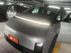 Li Auto Li Xiang MEGA Ultra - ფოტო 1