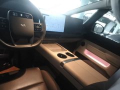 Li Auto Li Xiang MEGA Ultra - ფოტო 3