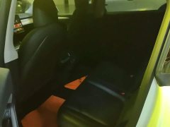 Tesla Model Y Long Range All-Wheel Drive - ფოტო 11