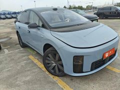 Li Auto i8 Standard Edition - ფოტო 2