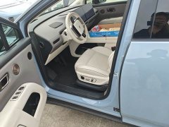 Li Auto i8 Standard Edition - ფოტო 5