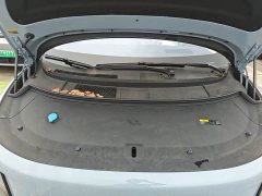 Li Auto i8 Standard Edition - ფოტო 9