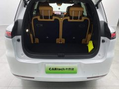 IM Motors Zhiji LS8 52 Max Luxury Six-Seater - ფოტო 10