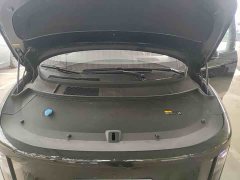 Li Auto i8 Standard Edition - ფოტო 9