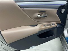 Lexus ES 200 Premium Edition - ფოტო 18