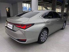 Lexus ES 200 Premium Edition - ფოტო 3
