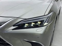 Lexus ES 200 Premium Edition - ფოტო 5