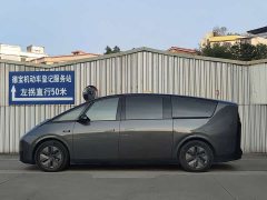 Li Auto MEGA Home Family Edition - ფოტო 3