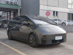 Li Auto MEGA Home Family Edition - ფოტო 5