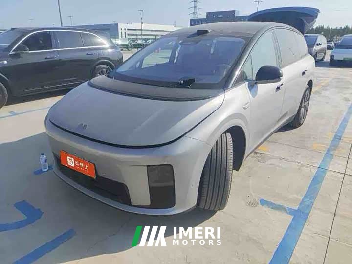 Li Auto i8 Standard Edition - ავტომობილი ჩინეთიდან