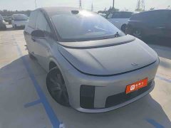 Li Auto i8 Standard Edition - ფოტო 3