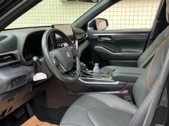 Toyota Crown Venza 2024 2.5L HEV AWD Luxury - ფოტო 4