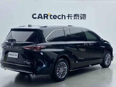 Toyota Sienna 2021 2.5L Hybrid Premium Edition - ფოტო 3