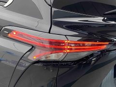 Toyota Sienna 2021 2.5L Hybrid Premium Edition - ფოტო 7