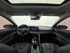 Hyundai Elantra 1.5L CVT Luxury - ფოტო 11