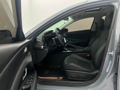 Hyundai Elantra 1.5L CVT Luxury - ფოტო 17