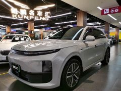 Li Auto L6 Pro - ფოტო 1