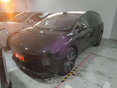 Li Auto i8 Standard Edition - ფოტო 1
