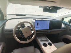 Li Auto i8 Standard Edition - ფოტო 2